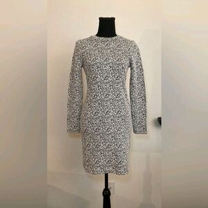 Banana Republic Black And White Long Sleeve Knit Dress Size 2